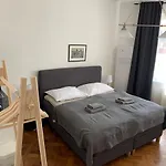 Skolska Apartments